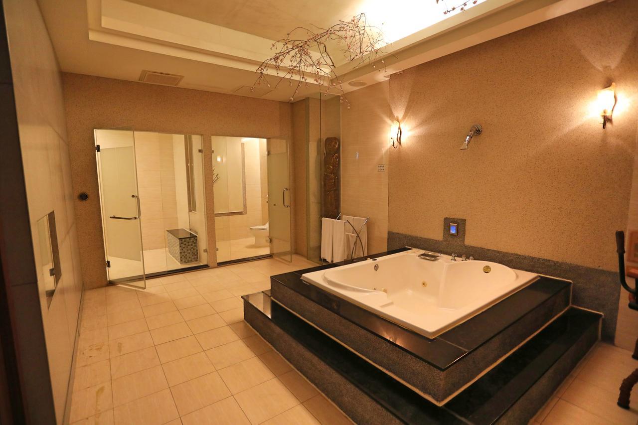 Hua Jia Motel Tainan Luaran gambar