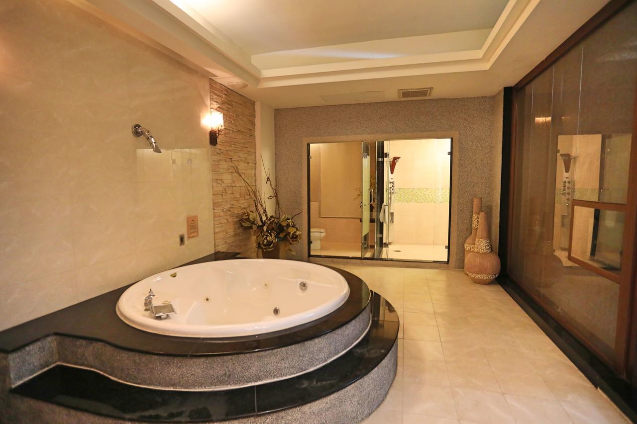 Hua Jia Motel Tainan Luaran gambar